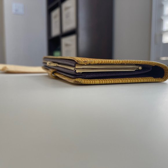 ** Vintage ** Louis Vuttion Epi French Purse Leather Wallet Yellow - Picture 10 of 16